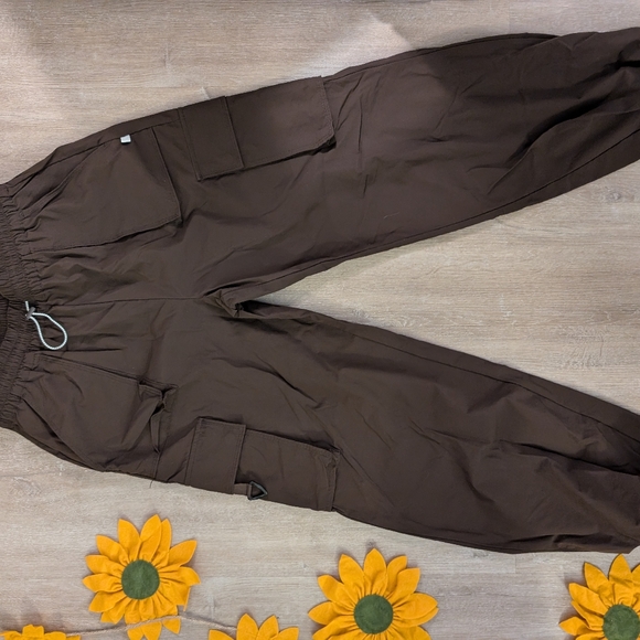 Fabletics brown cargo pants - Picture 2 of 7